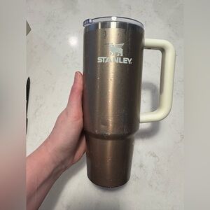 Stanley Bronze Travel Mug with Cream Handle